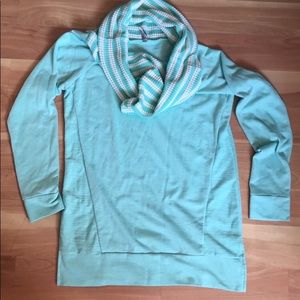 Vanity mint long sleeve.